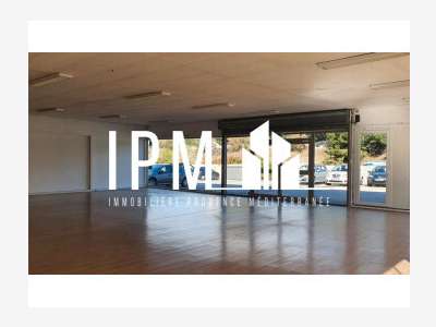 A louer local commercial de 203m² à Martigues
