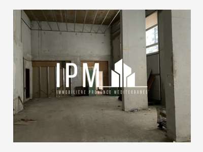 A louer local commercial 205m² Marseille 13002