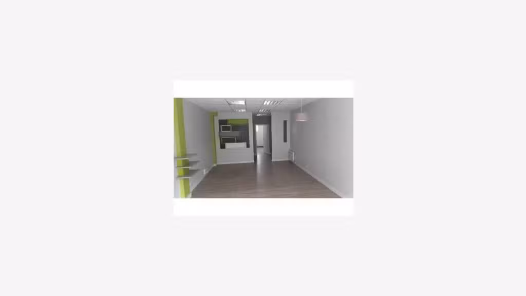 Local commercial de 55m² à louer centre Guingamp