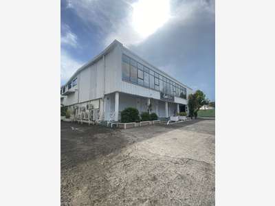 Loue local cial de 70m² au 1er étage Le Lamentin