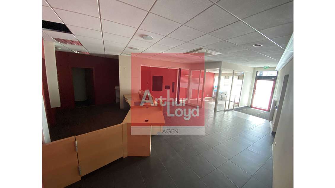 Loue local commercial 141m² prox hyper centre Agen