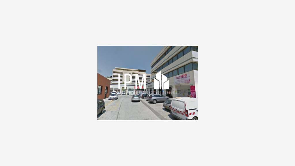 A louer local commercial 97m² à Hyères centre