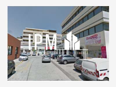 A louer local commercial 97m² à Hyères centre