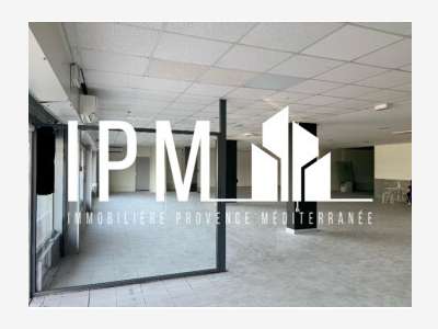 A louer local commercial 800m² ZI  Marignane