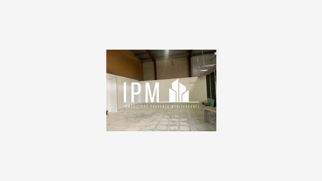 A louer local commercial 800m² ZI  Marignane