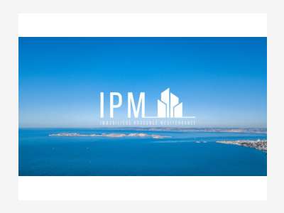 A louer local commercial de 677m² Port de Bouc