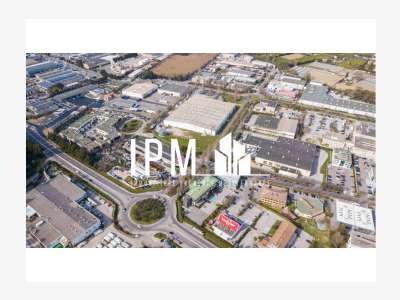 A louer local commercial de 230m² Port de Bouc
