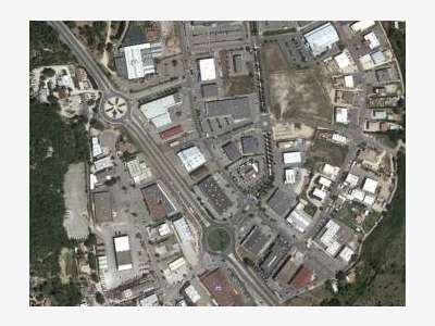 A louer local commercial 40m² Zac Etangs St Mitre