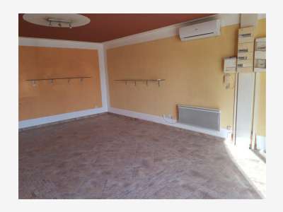 Local commercial 250m² à louer secteur Aubenas