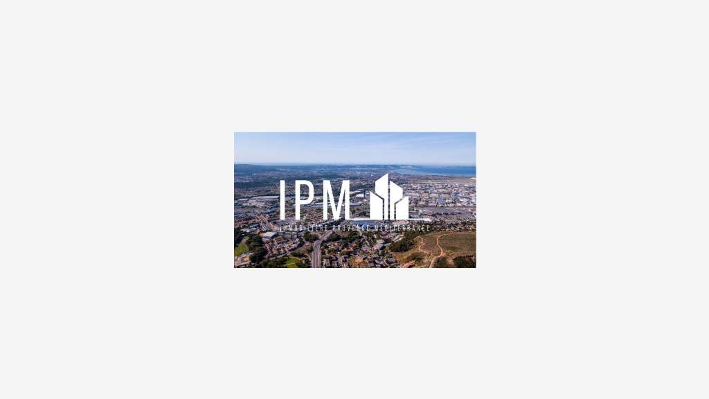 Local commercial 760m² à louer à Vitrolles 13127