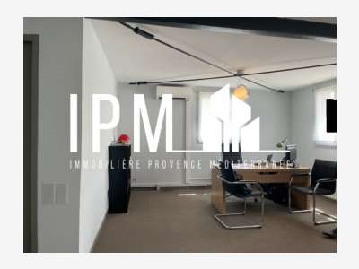 A louer local d'activité 250m² à Vitrolles 13127