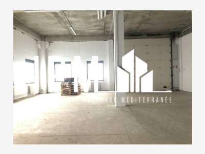 A louer local d'activités 301m² Vitrolles 13127