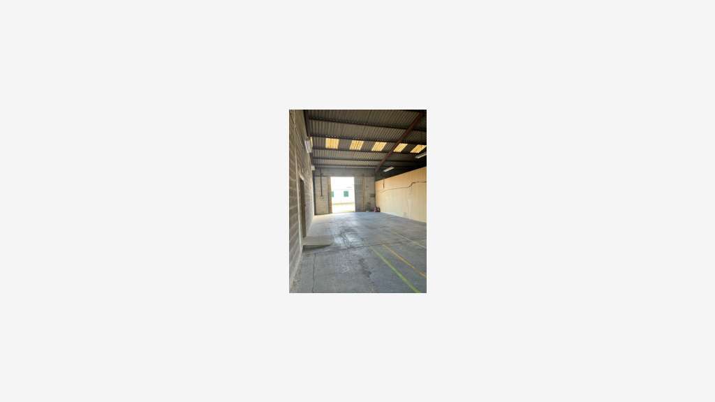 Local d'activités de 465 m² à louer ISTRES 13800
