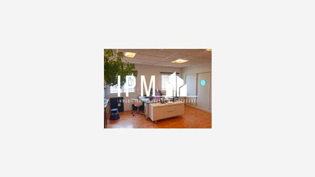 Loue local activités 992m² Châteauneuf-de-Gadagne