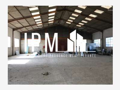 A louer local d'activités de 1.000m² à Gardanne