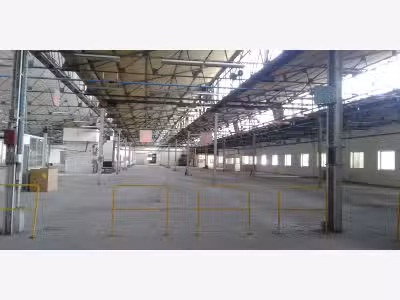 Local industriel de 6000m² à louer en Provence
