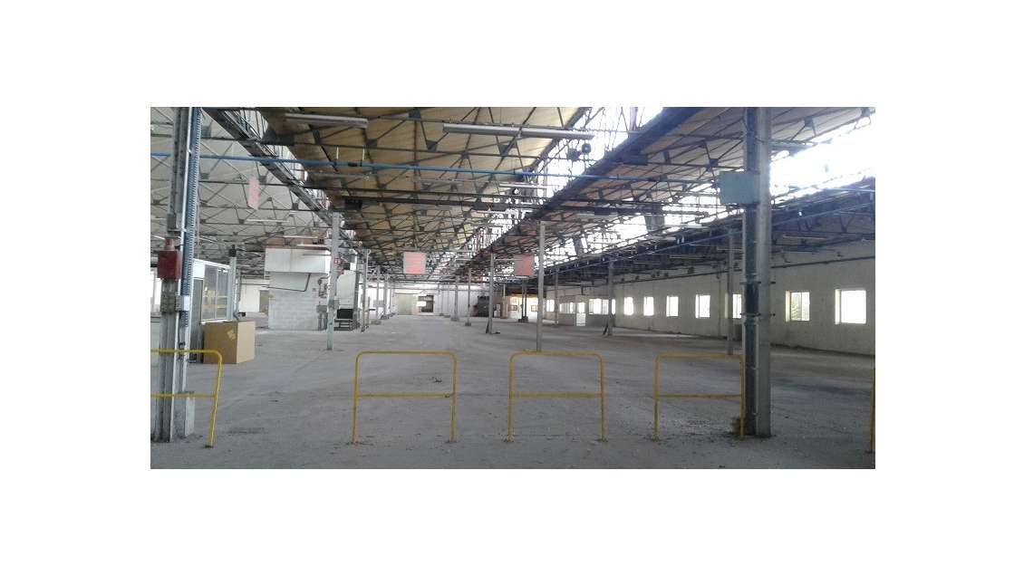Local industriel de 6000m² à louer en Provence