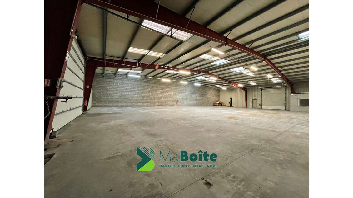A louer local industriel de 675m² en za à Roanne 