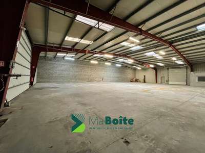 A louer local industriel de 675m² en za à Roanne 