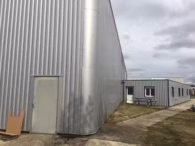 Locaux d'activité de 1 243m² à louer à Giroussens