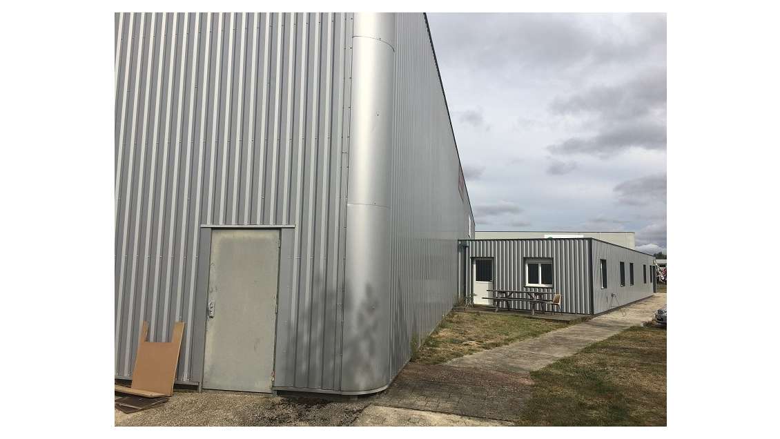 Locaux d'activité de 1 243m² à louer à Giroussens