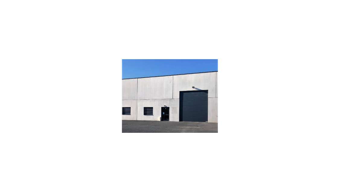 À louer locaux d'activité bureaux 300m² à Setques