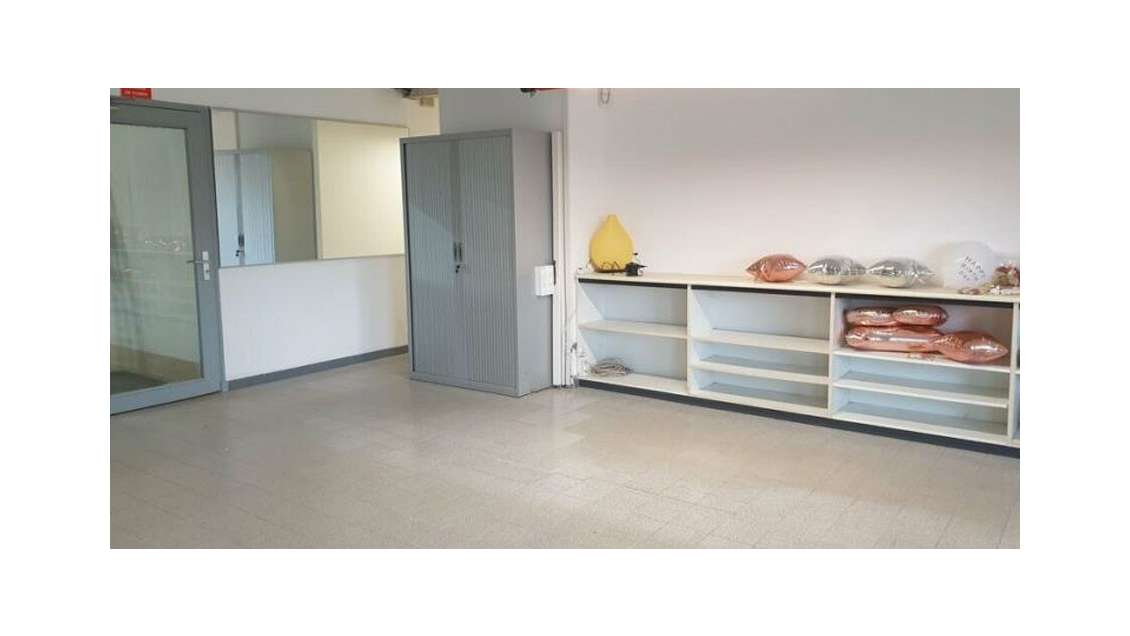 À louer locaux d'activité de 570m² à Avignon