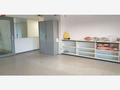 À louer locaux d'activité de 570m² à Avignon