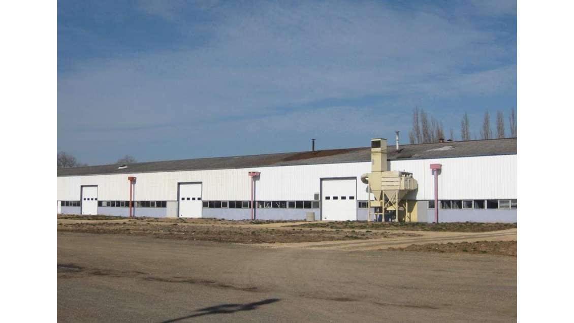 Loue locaux d'activités jusqu'à 9300m² à Nevers