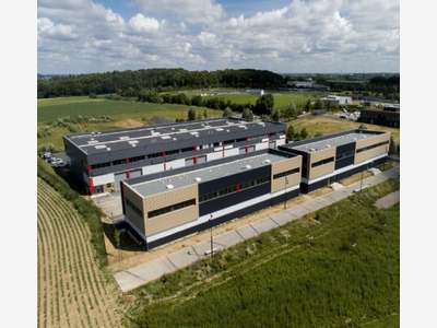 À louer locaux d'activités de 250m² à Famars