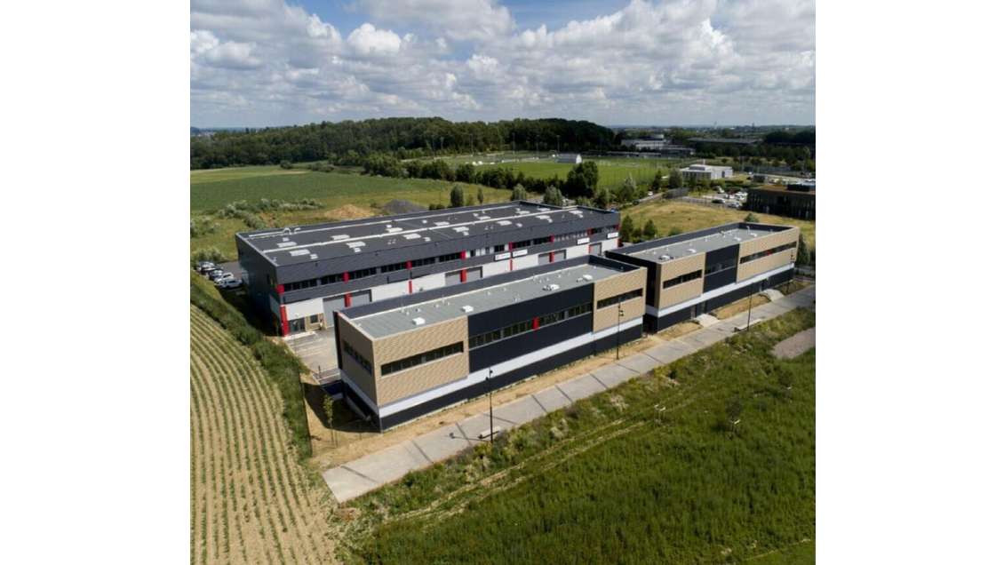 À louer locaux d'activités de 250m² à Famars