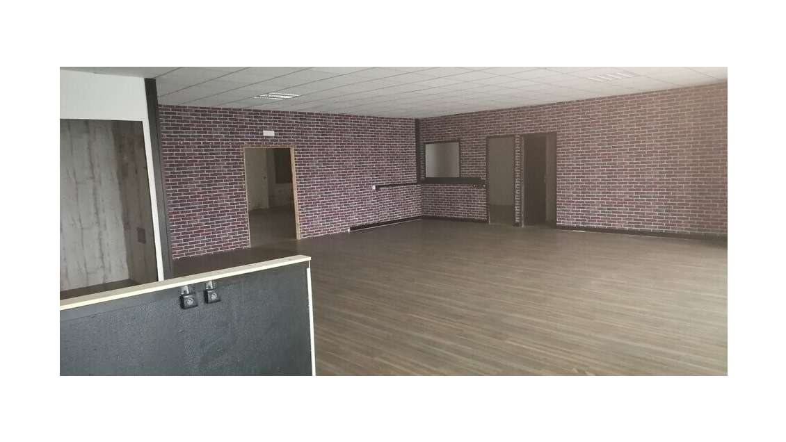 À louer locaux d'activités de 300m² à Anzin