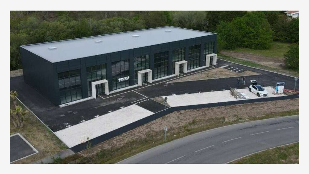 Locaux commerciaux de 950m² à louer à Mees ZAC