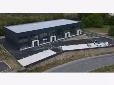 Locaux commerciaux de 950m² à louer à Mees ZAC