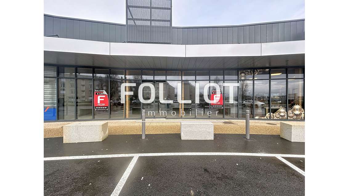 A louer locaux commerciaux neufs 122m² à Avranches