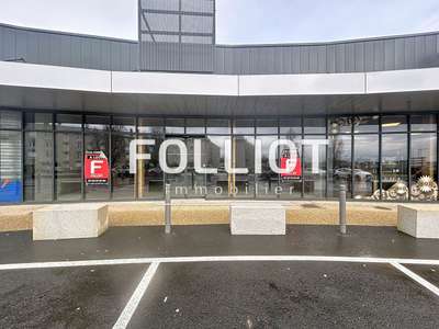 A louer locaux commerciaux neufs 122m² à Avranches