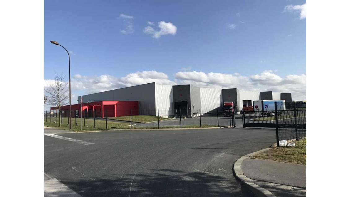 À louer locaux 5000m² à Gauchy Parc Le Royeux