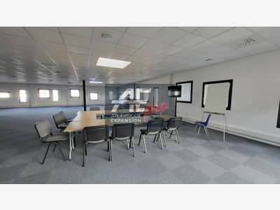 Bureaux de 272m² à louer à Montoir de Bretagne