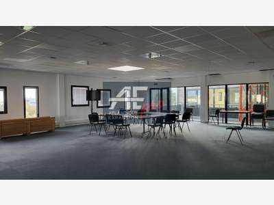 Bureaux de 272m² à louer à Montoir de Bretagne