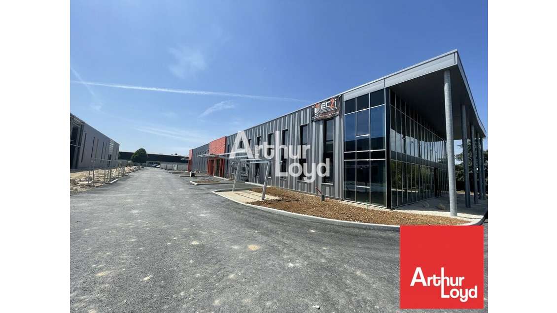 Local d'activité 436m² à louer Niort Mendès France