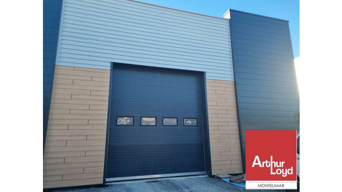 Local d'activité de 590m² à louer à Pierrelatte