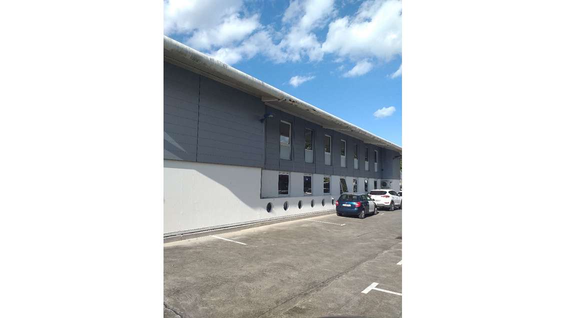 A louer plateau bureaux de 200m² à Dillon stade