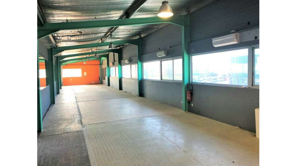 Location bureaux de 250m² en R+1 à Marignane