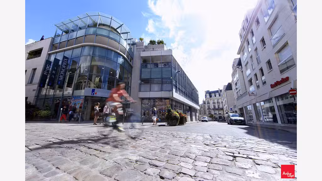 Local commercial de 218m² à louer Poitiers centre
