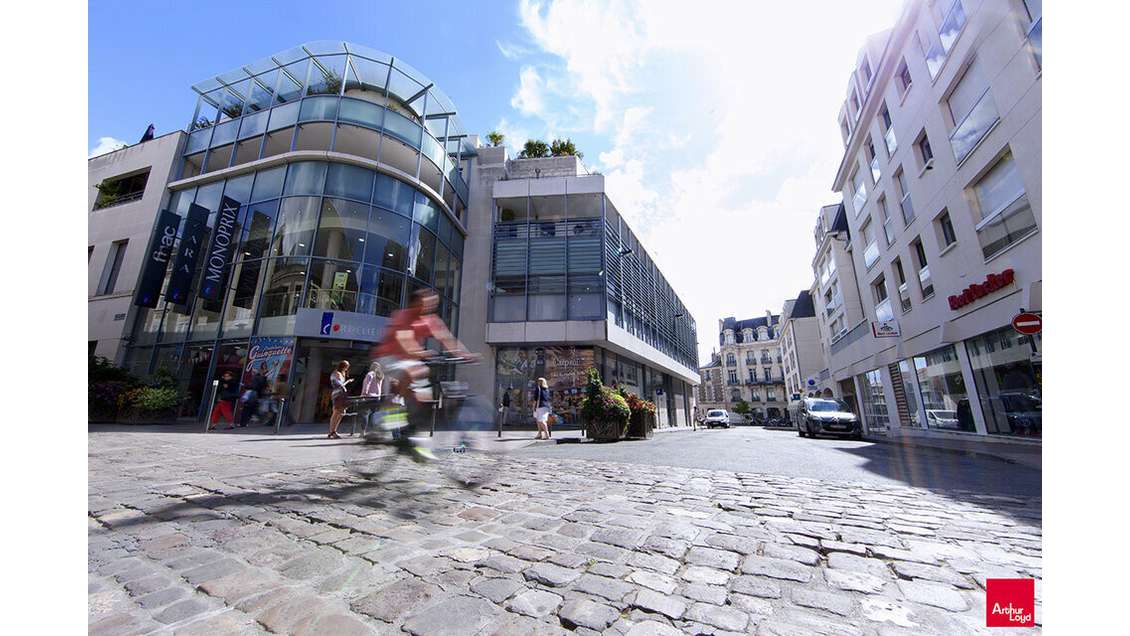 Local commercial de 218m² à louer Poitiers centre