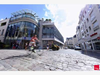 Local commercial de 218m² à louer Poitiers centre