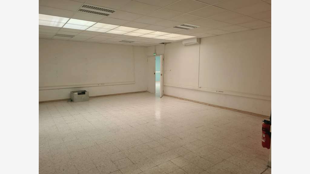 Loue 284m² de bureaux Le Cannet proche Castorama