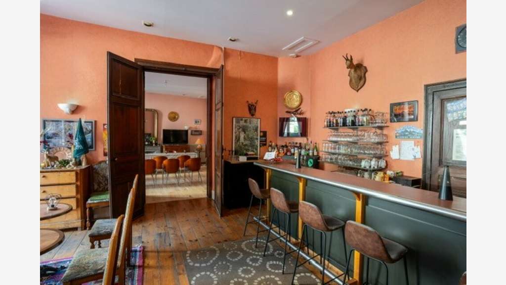 Reprise hôtel restaurant 32 chambres Eaux-Bonnes