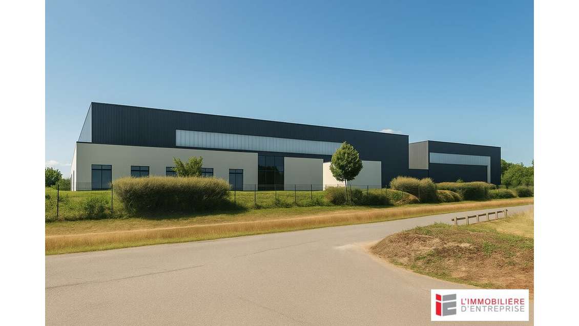 A louer bâtiments de 800 à 1 800m² à Etrelles