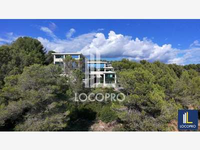 Bureaux de 395m² avec terrasse à louer à Valbonne